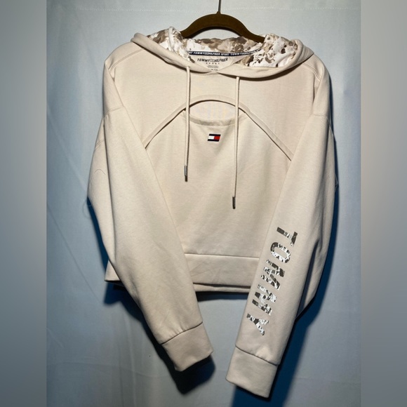 Tommy Hilfiger Tops - Tommy Hilfiger Women small crop athletic sweatshirt
